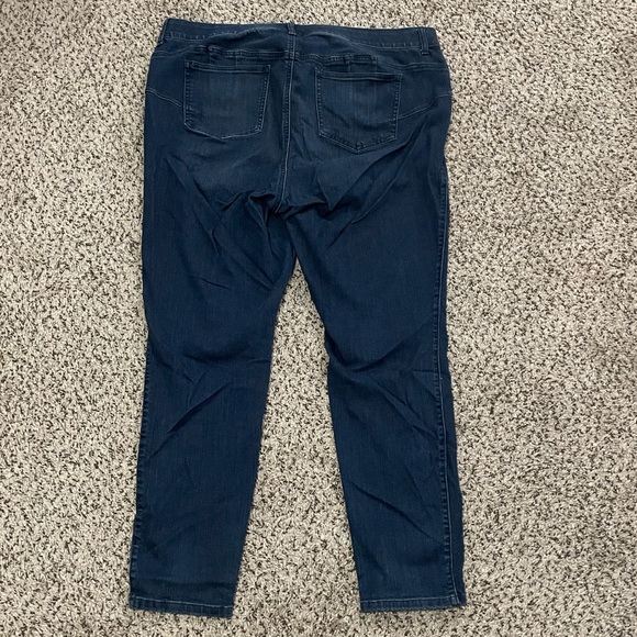 BOMBSHELL SKINNY JEAN - PREMIUM STRETCH DARK WASH SIZE 20R - Picture 7 of 10